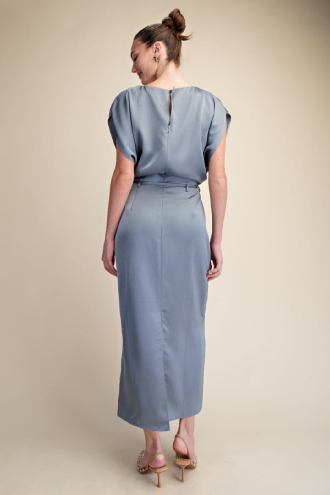Round Neck Back Slit Midi Dress